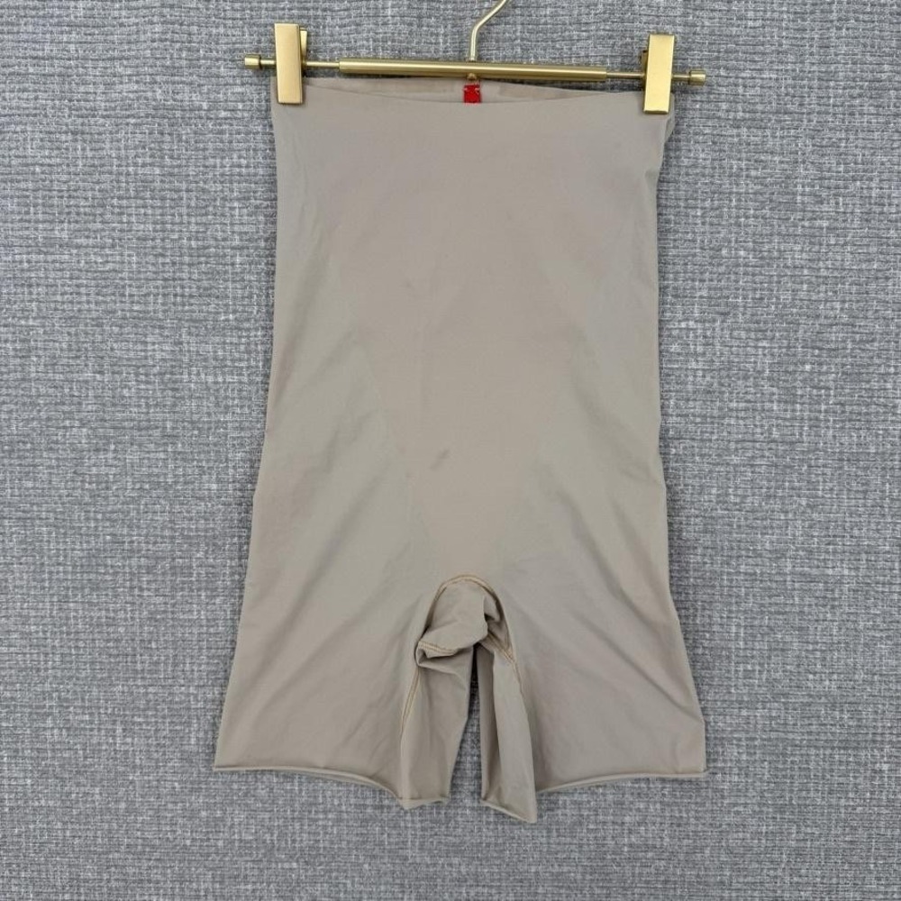 SPANX Shapewear Shaping Bottom Women M Beige Seamless Slimming Stretch